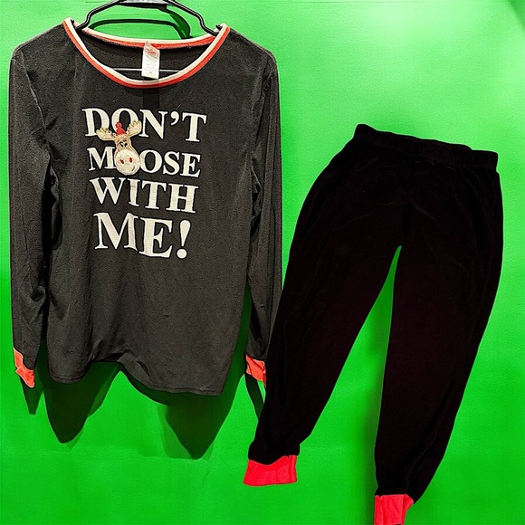 Holiday time Pajamas Set - Black Red small - Picture 1 of 7